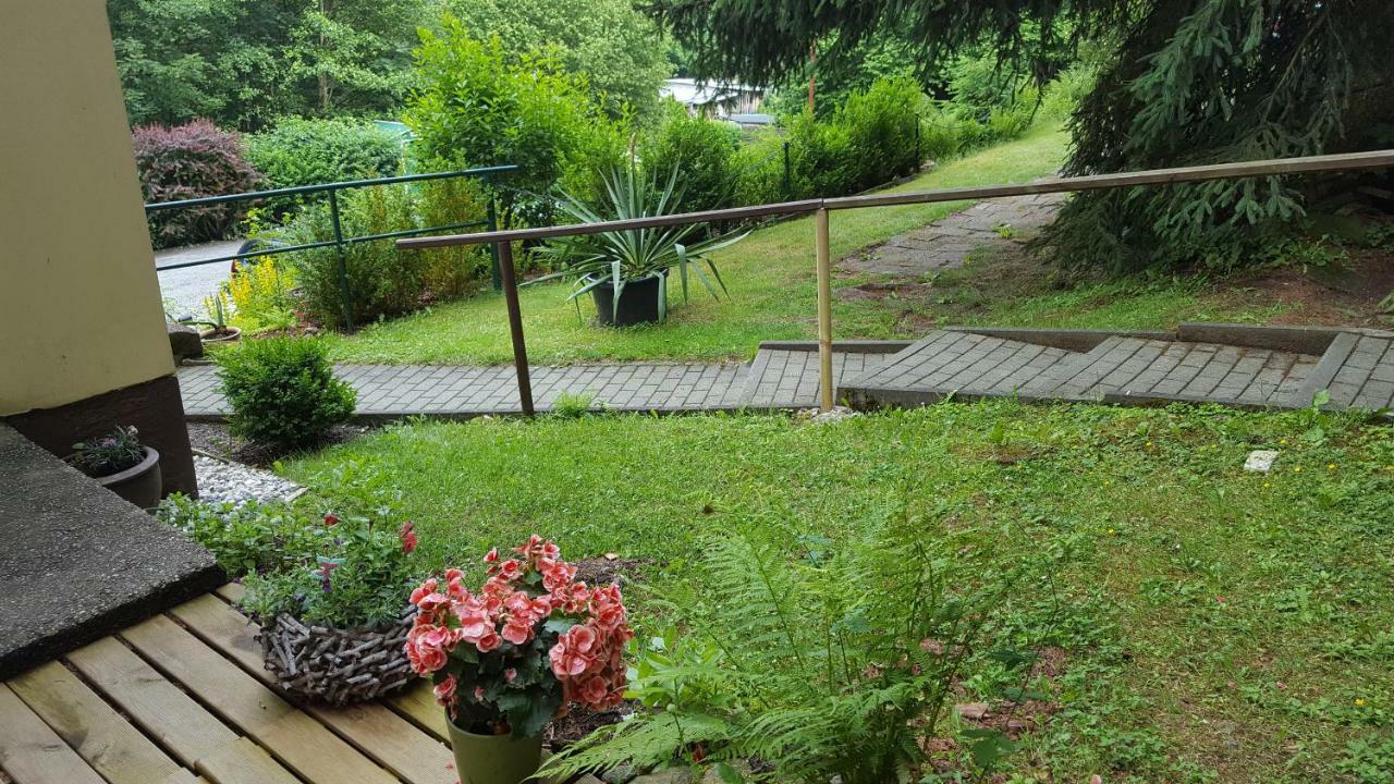 Pension Waldfrieden Wolkenstein Buitenkant foto