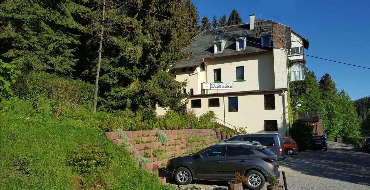 Pension Waldfrieden Wolkenstein Buitenkant foto